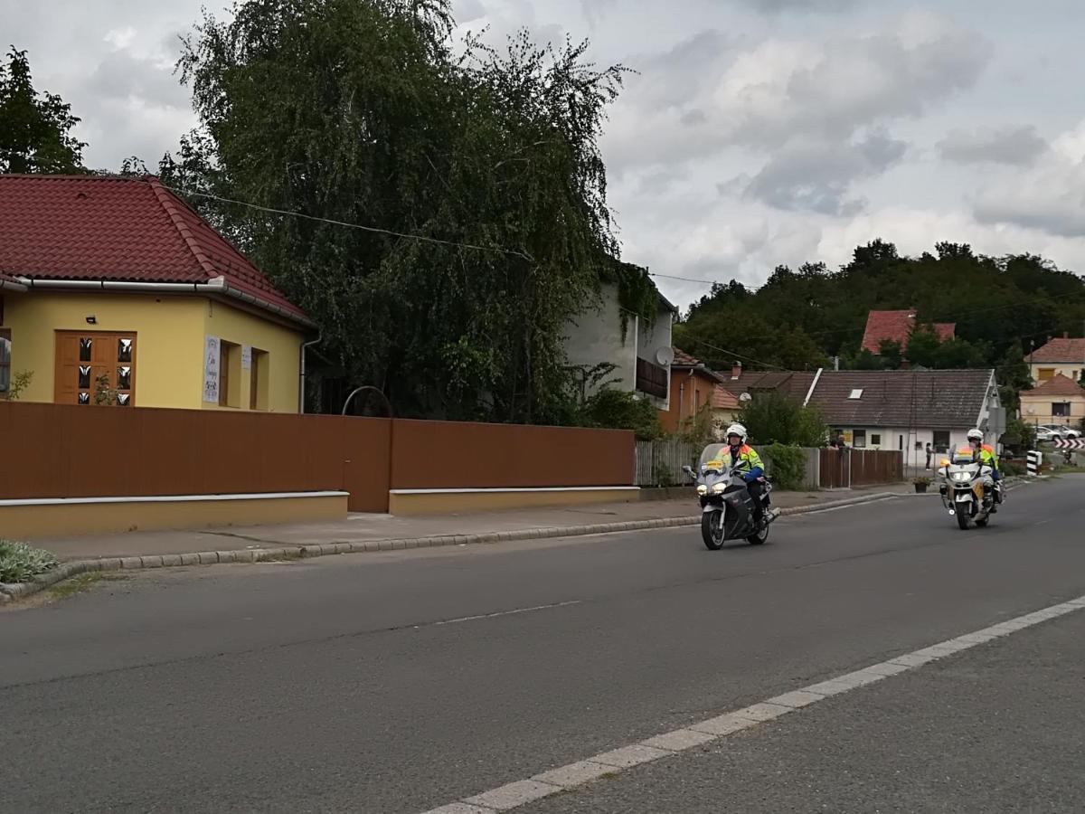 KisnánaEden Vendeghaz公寓 外观 照片