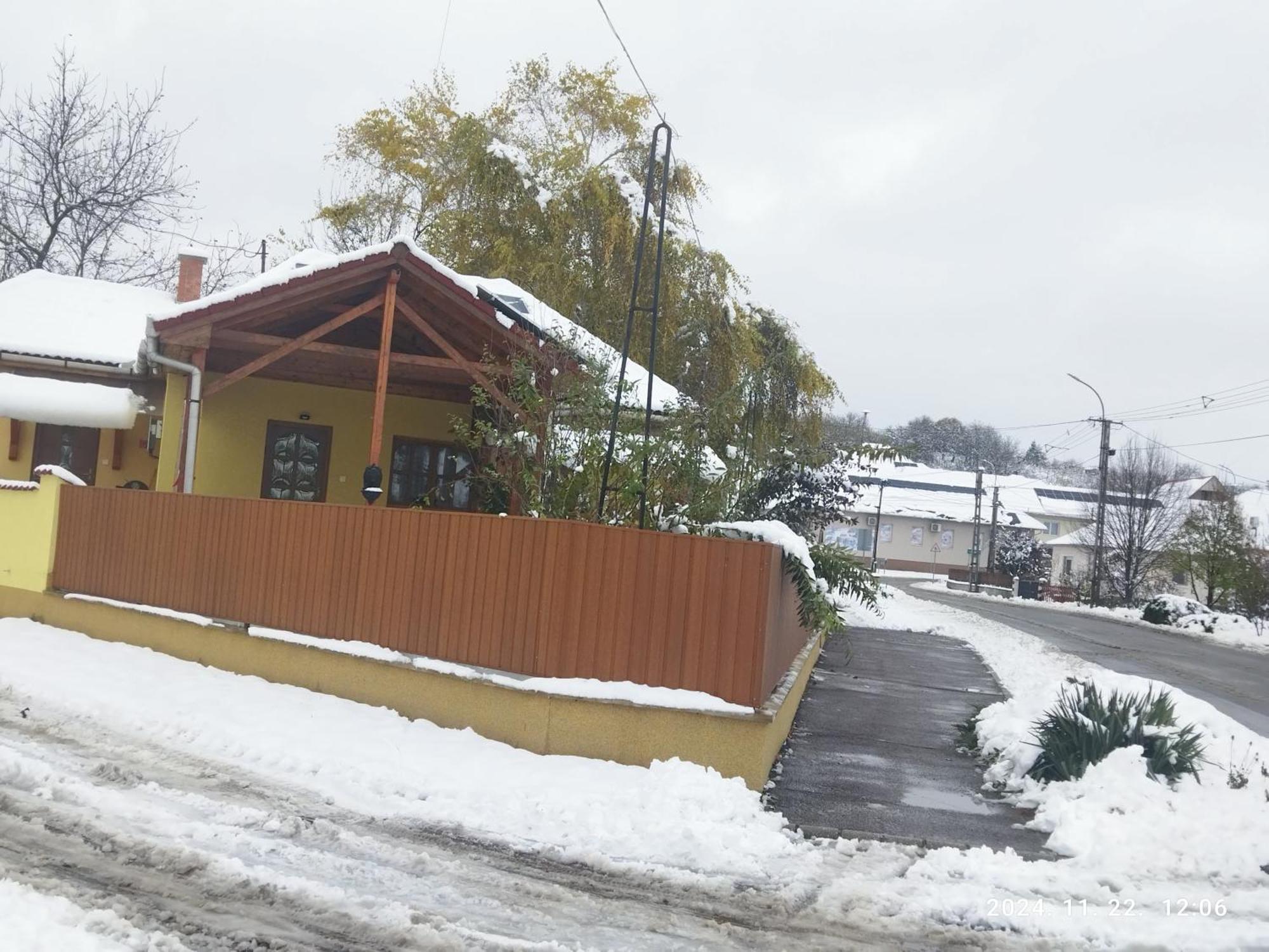 KisnánaEden Vendeghaz公寓 外观 照片
